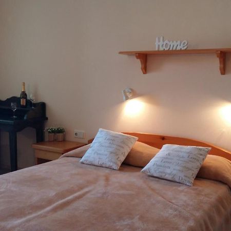 House Kate Apartment Ровин Екстериор снимка