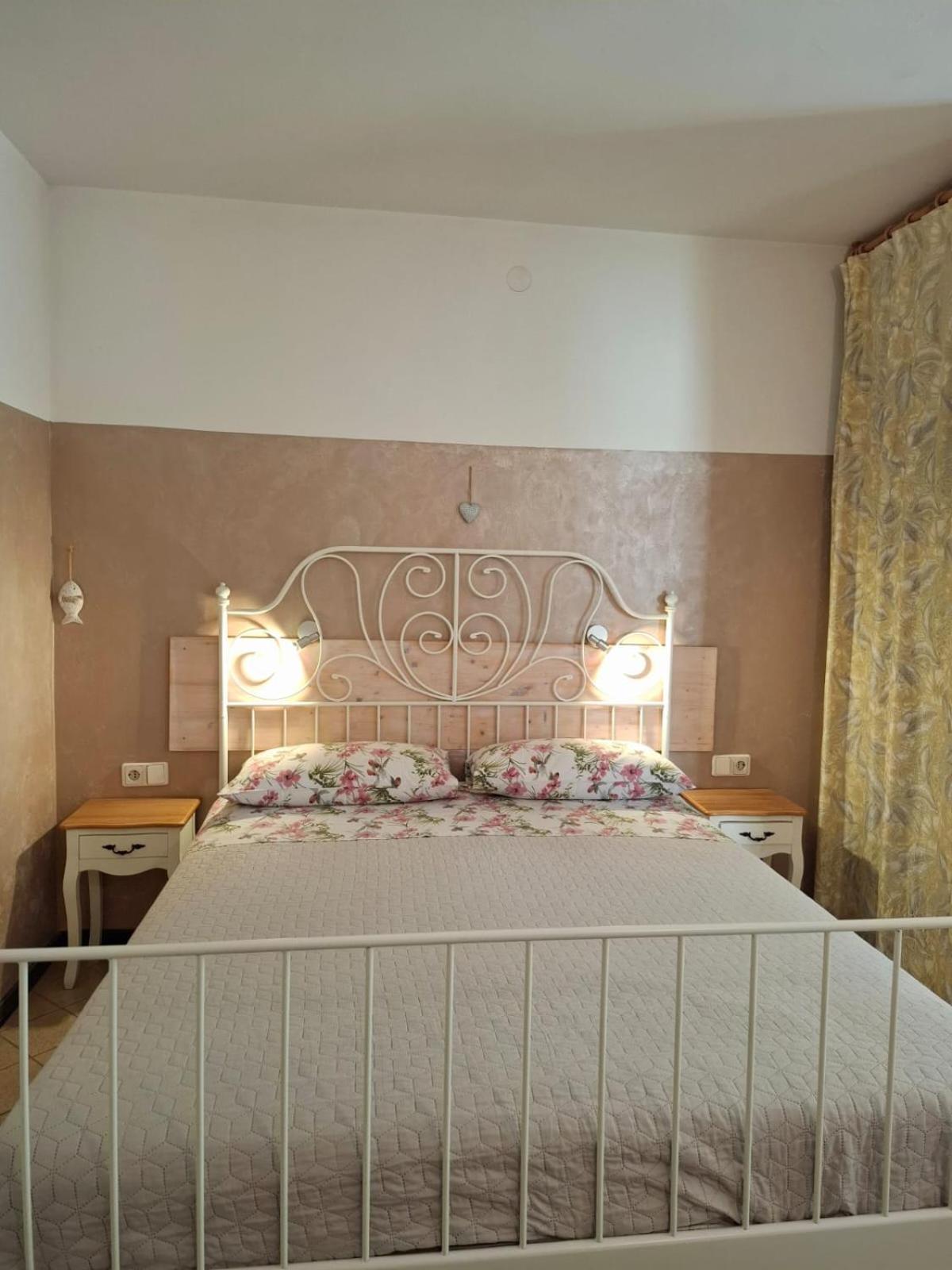 House Kate Apartment Ровин Екстериор снимка