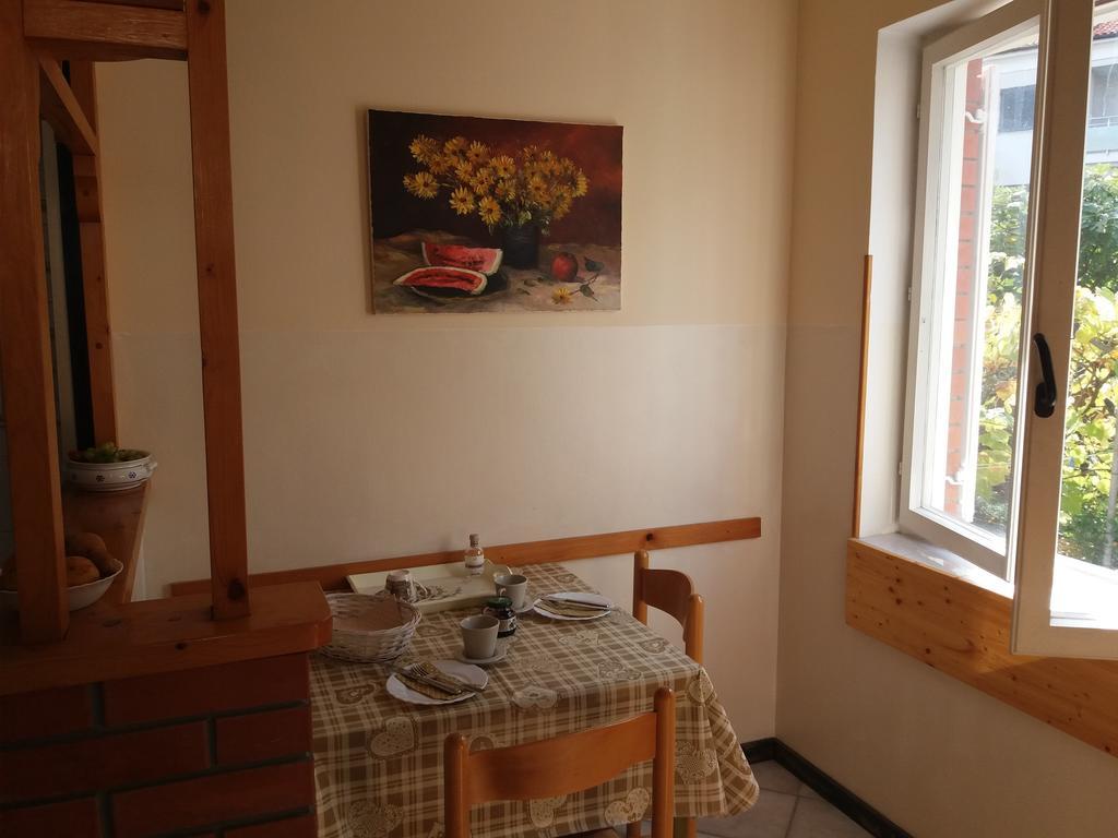 House Kate Apartment Ровин Екстериор снимка